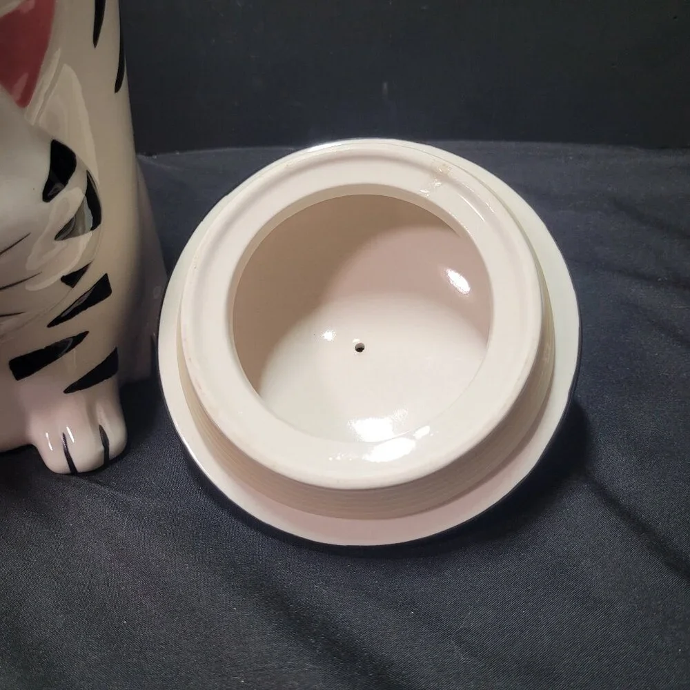 Share Home Accents Ceramic Cat with Goldfish Treat Jar Canister 8